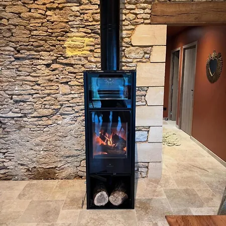 Prázdninový dům La Grange Du Peuch, 10 Personnes Coly-Saint-Amand